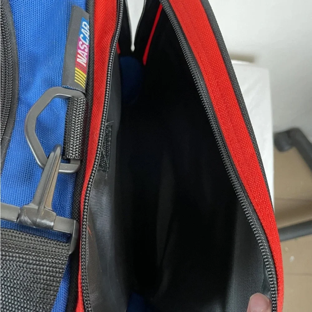 Vintage Jeff Gordon NASCAR DuPont Racing Duffle Gym Bag 12